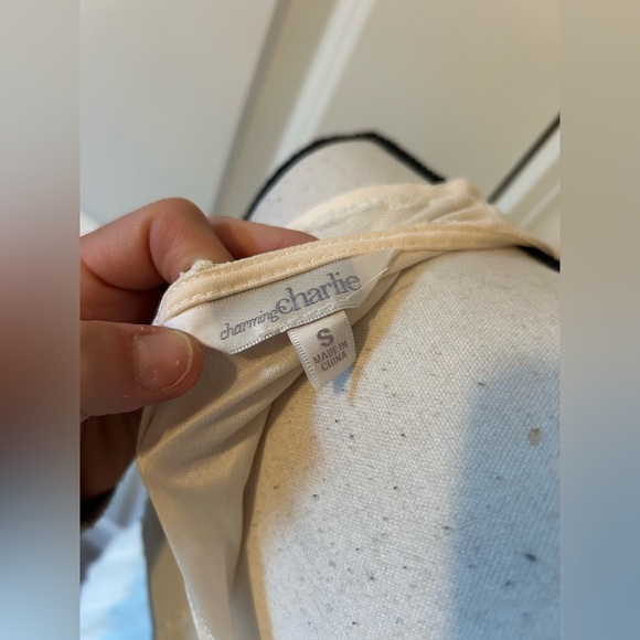 Elegant Cream Lace high neck Dress - Picture 6 of 6